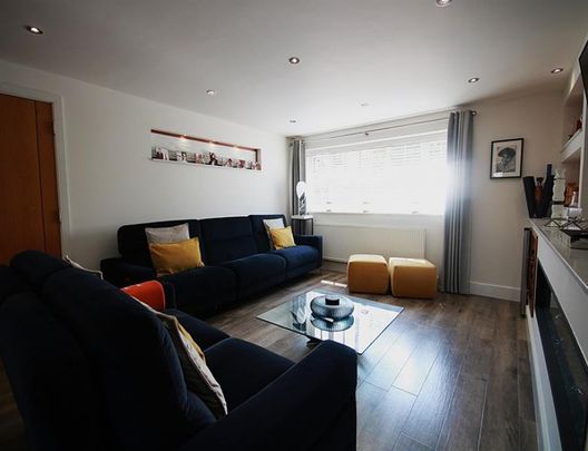 5 Bedroom Detached To Let - Photo 1