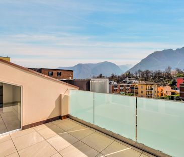 PIACEVOLE MANSARDA RINNOVATA DI 3.5 LOCALI - Photo 5