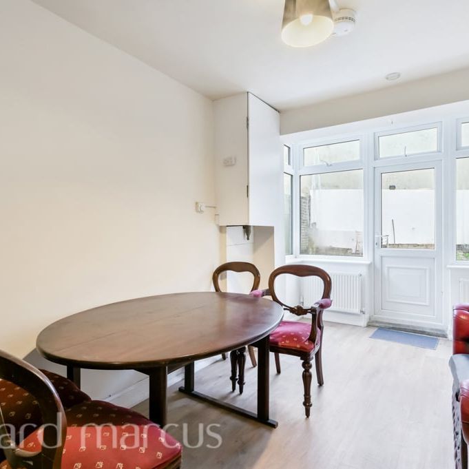 Green Lanes, Turnpike Lane - Photo 1