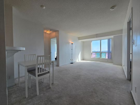 For Lease - 1 Lee Centre Drive Unit# 2206, Toronto, Ontario - Photo 1