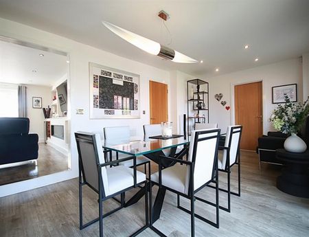 5 Bedroom Detached To Let - Photo 4