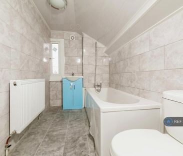 1 bedroom in a house share to rent - Photo 6