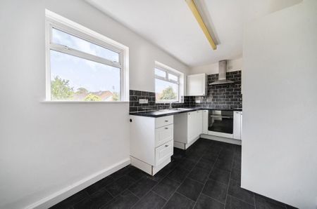 2 bedroom semi-detached house to rent - Photo 2