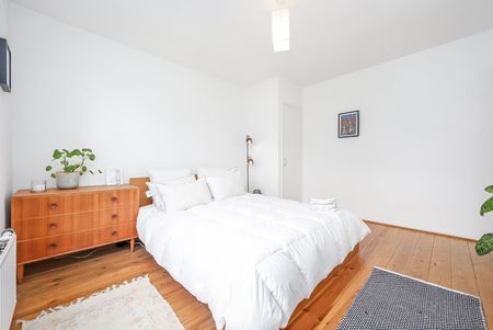 2 Bed Flat, Biddestone Road, N7 - Photo 2