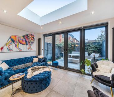 3 bedroom end of terrace house to rent - Photo 1