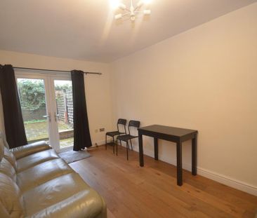 4 bedroom terraced house to rent - Photo 2