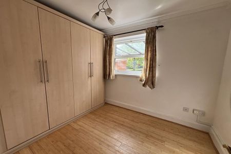 4 bedroom detached house to rent - Photo 3