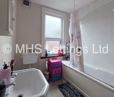 3 Bedroom Mid Terraced House for rent in St. Anns Mount - Photo 2