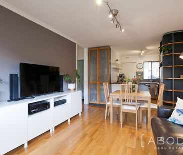 TICKS ALL OF THE BOXES! - Photo 2