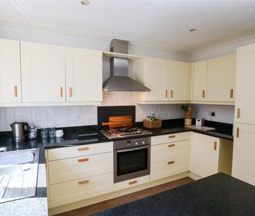 Hollington Park Road, St. Leonards-On-Sea - Photo 4