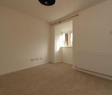 2 bedroom end of terrace house to rent - Photo 5