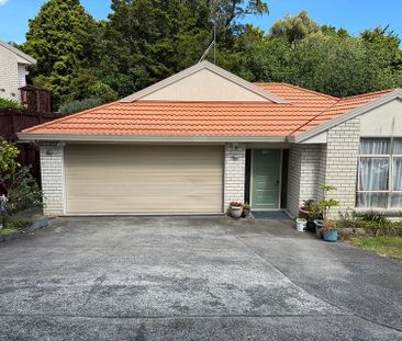 Stunning 4-Bedroom Residence in Desirable Goodwood - Photo 1