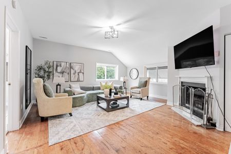 For Lease - 17277 Old Main Street Unit# Upper, Caledon, Ontario - Photo 4