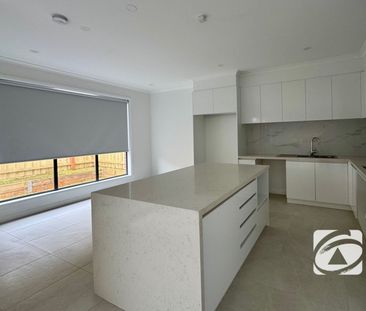 BRAND NEW MODERN HOME IN PERFECT LOCATION - Photo 2