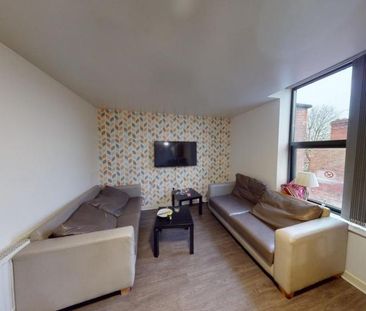 4 bedroom flat to rent - Photo 4