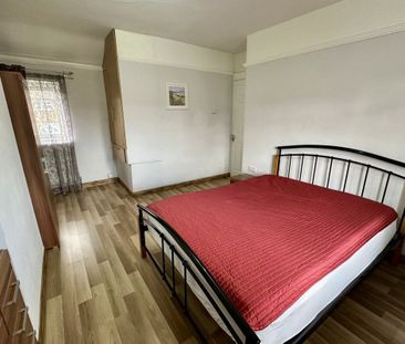 Wykebeck Avenue - Photo 6