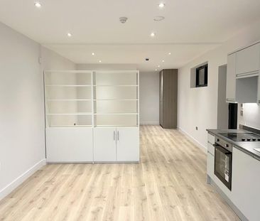 148 Singapore Road West Ealing, W13 - Photo 3