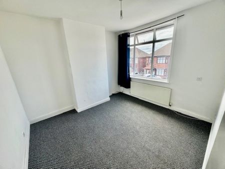 3 Bedroom Terraced House - Photo 4