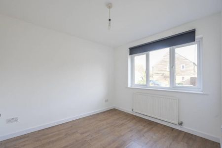 5 bedroom detached house to rent - Photo 3