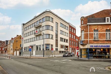 Roeselare-centrum. Modern appartement met 2 slaapkamers, gezellig terras en op een centrale ligging. - Photo 4