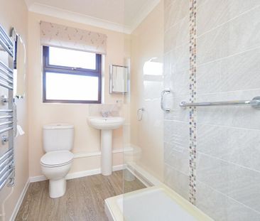 2 bedroom detached bungalow to rent - Photo 3