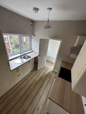 2 bedroom flat to rent - Photo 3