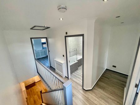 Modern and Newly Refurbished Detached House! Amazing Living Space & Garden, N8 0JX - Photo 4