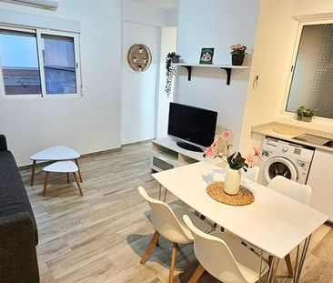 Alquiler de piso en CL Armengual De La Mota - Photo 2