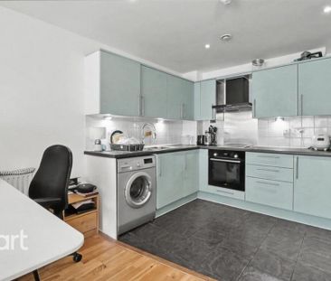 2 bedroom flat to rent - Photo 3