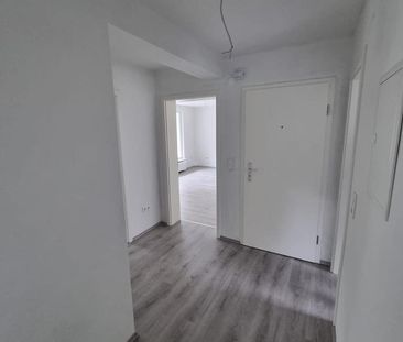 Ab April 2026 in familienfreundlicher Wohnlage! Umfangreich renovie... - Photo 1