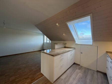 Luminous attic apartment in quiet location! - Foto 2