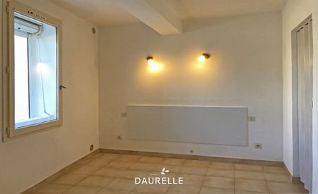 Location Appartement 2 pièces 39m² CHATEAURENARD 13160 - Photo 2