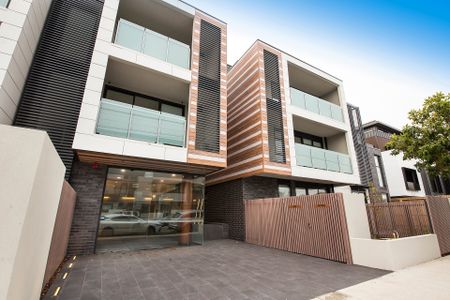 This intelligently designed apartment will hold great appeal! - Photo 3