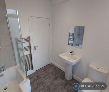 2 bedroom end of terrace house to rent - Photo 3