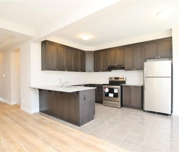 For Lease - 236 ATIMA Circle, Barrhaven, Ontario - Photo 5