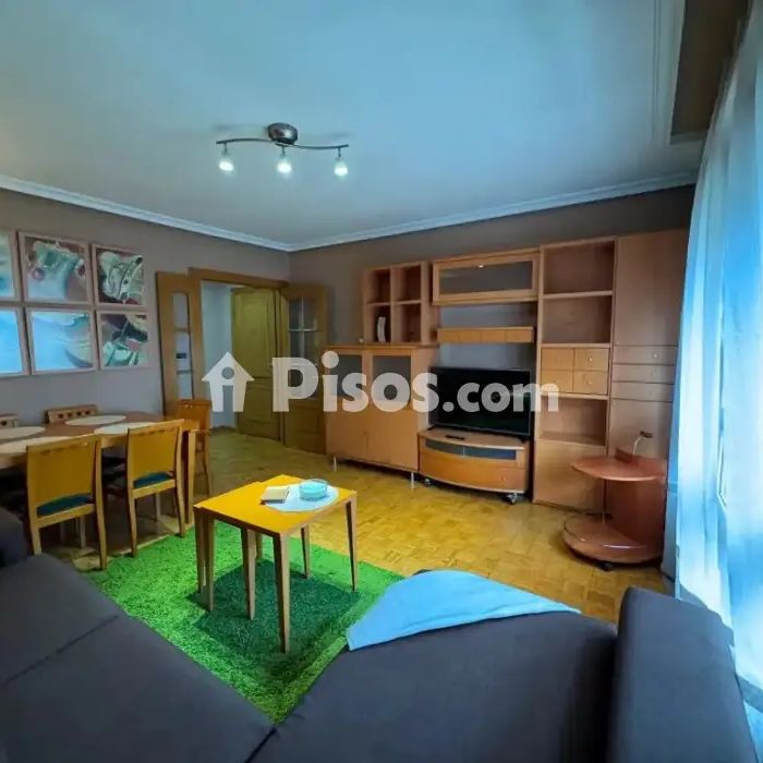 Piso en alquiler en Calle de Baleares - Foto 1