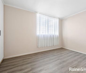 Modern 2-Bedroom Flat in the Heart of St Albans - Photo 2