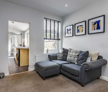 3 bedroom terraced house to rent - Photo 3