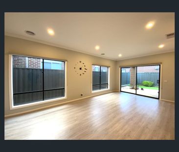 34 Annapurna Cres, Truganina, Vic 3029 - Photo 4
