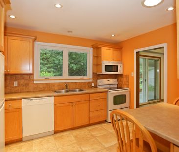 For Lease - 2341 Genevieve Drive, Mississauga, Ontario - Photo 2