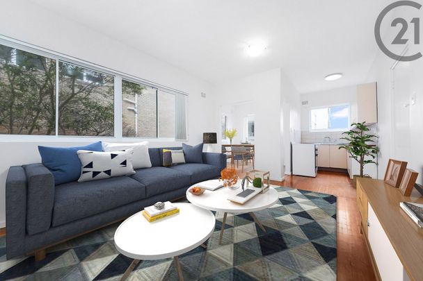 Sunny & Spacious Apartment&comma; Short Stroll to the Coogee Beach&excl; - Photo 1