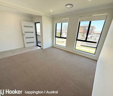 FRESH, MODERN & MOVE IN READY - Photo 5