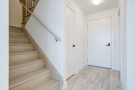 For Lease - 220 Missinnihe Way Unit# 110, Mississauga, Ontario - Photo 3