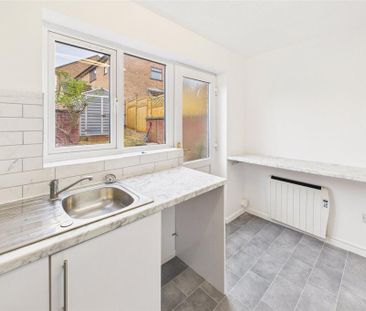 2 bedroom semi-detached house to rent - Photo 6