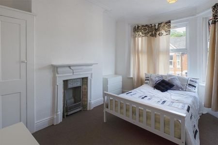 Thackeray Road, Southampton - Photo 2