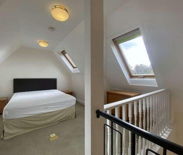 Ferry Lane, Wraysbury, Staines-upon-thames, Berkshire, TW19 - Photo 6