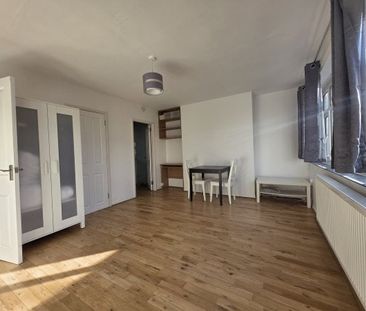 Harling Court, Burns Road, London, SW11, Property for rent - Photo 4