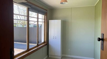 GERALDINE - 3 BEDROOMS - Photo 2