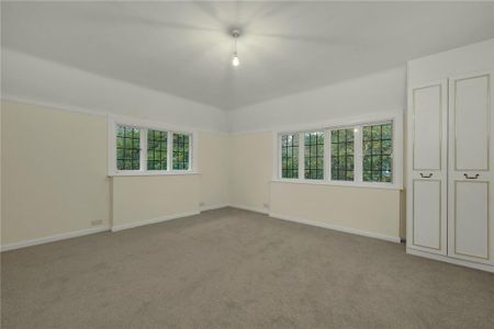 6 bedroom detached house to rent - Photo 5