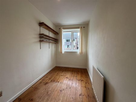 3 bedroom end of terrace house to rent - Photo 3